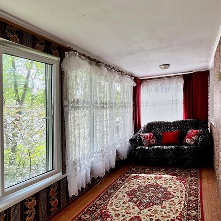 Квартира с большой верандой на Белецкого возле ISIDA, Шалимова, cozy flat on Beletskogo Street Київ Екстер'єр фото