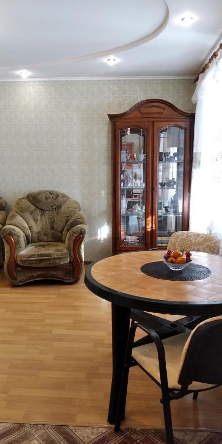 Квартира с большой верандой на Белецкого возле ISIDA, Шалимова, cozy flat on Beletskogo Street Київ Екстер'єр фото