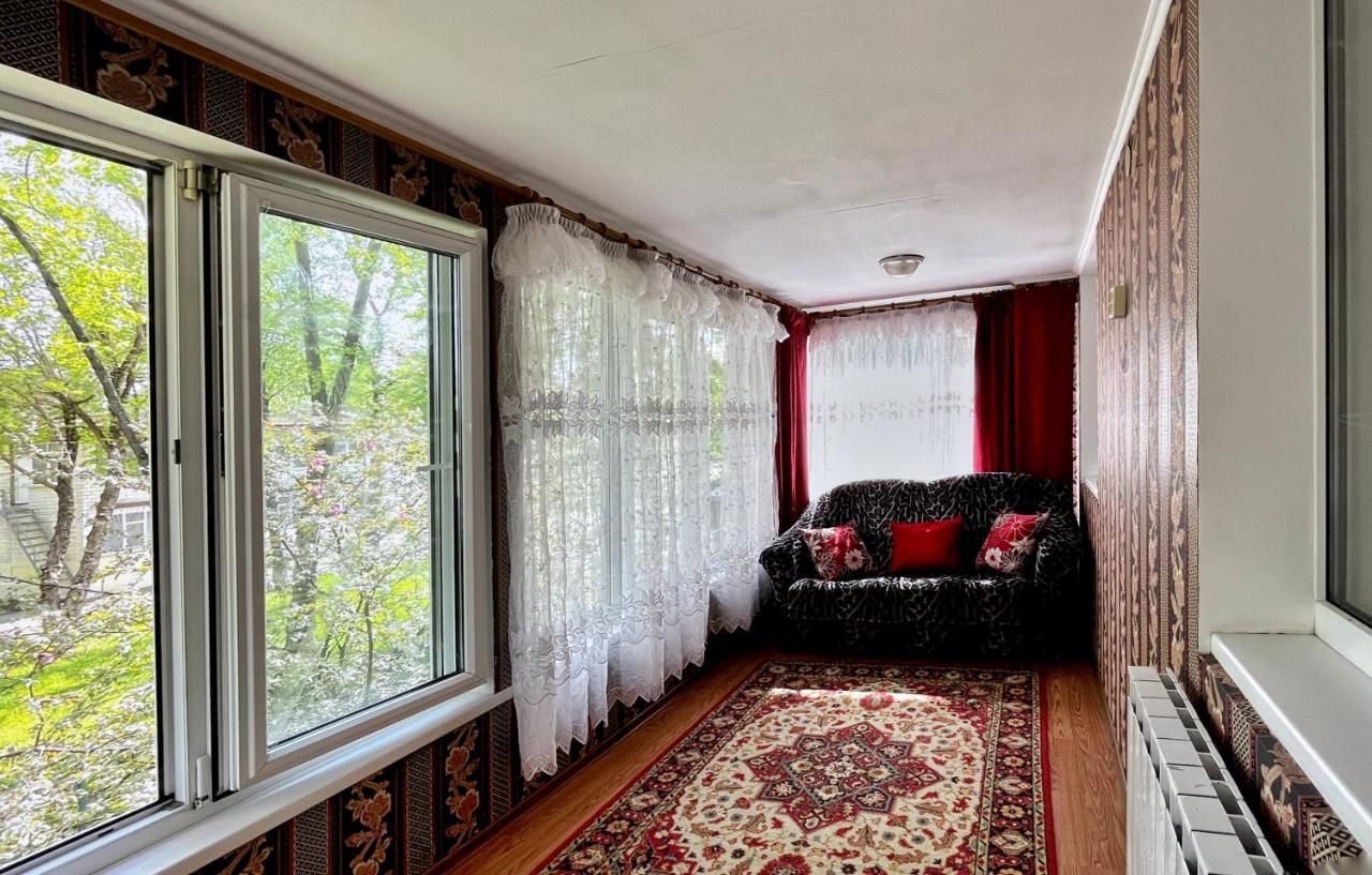 Квартира с большой верандой на Белецкого возле ISIDA, Шалимова, cozy flat on Beletskogo Street Київ Екстер'єр фото