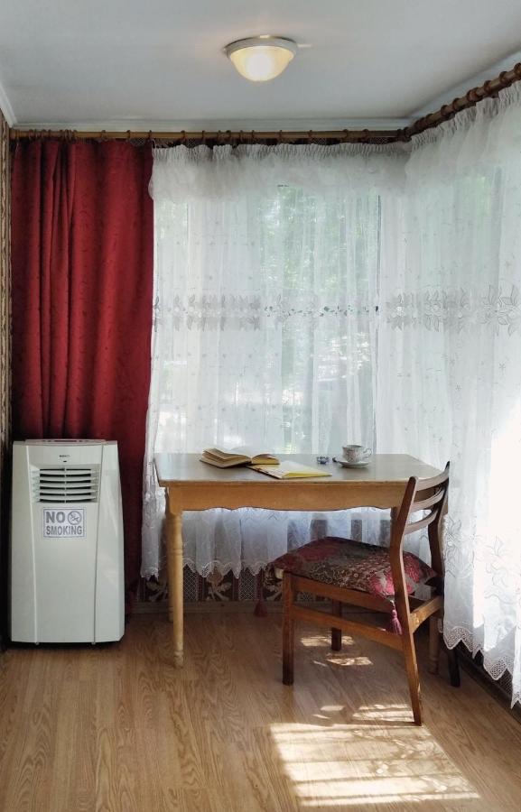 Квартира с большой верандой на Белецкого возле ISIDA, Шалимова, cozy flat on Beletskogo Street Київ Екстер'єр фото