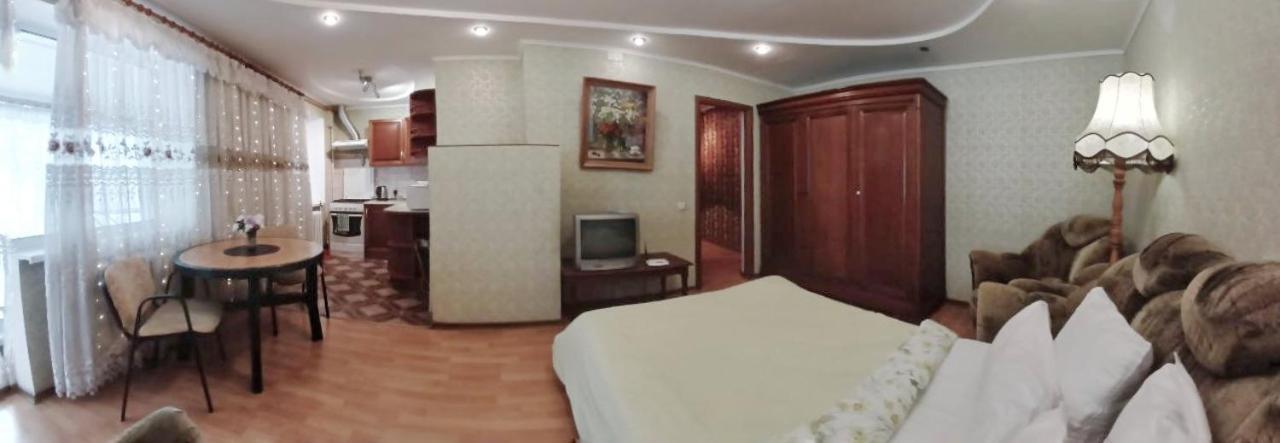 Квартира с большой верандой на Белецкого возле ISIDA, Шалимова, cozy flat on Beletskogo Street Київ Екстер'єр фото
